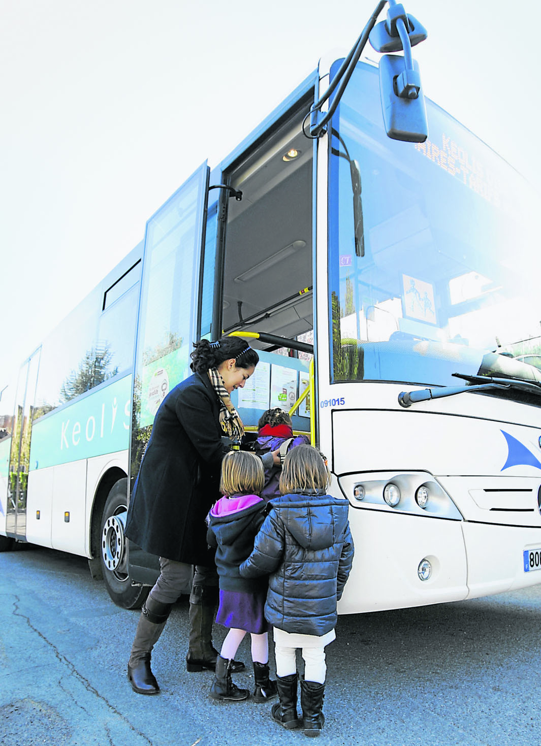 Eleves, trajet vers l'ecole en transport en commun, autobus, bus
Enfants, compagnie Keolis